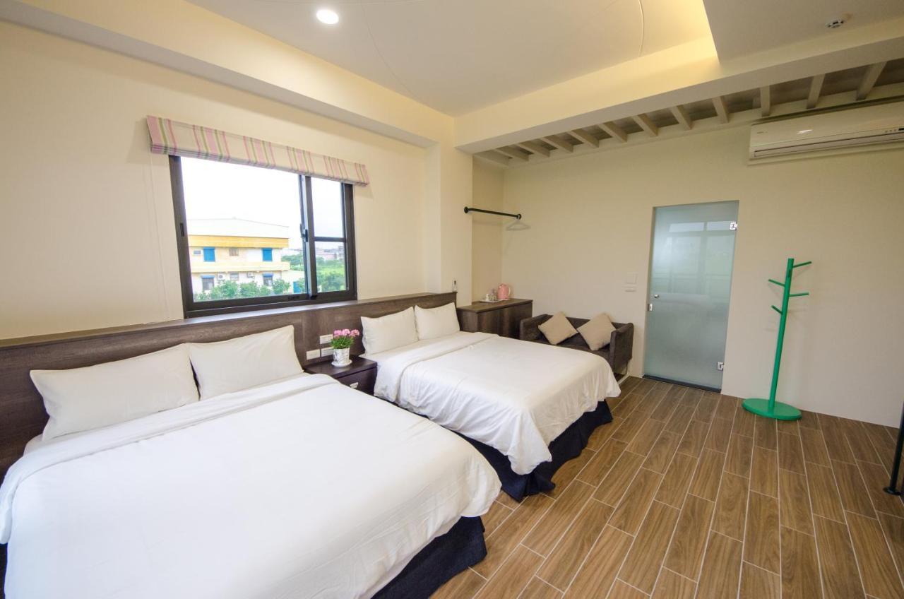 渡小夜電梯民宿 Yilannight B&B Уцзе Экстерьер фото
