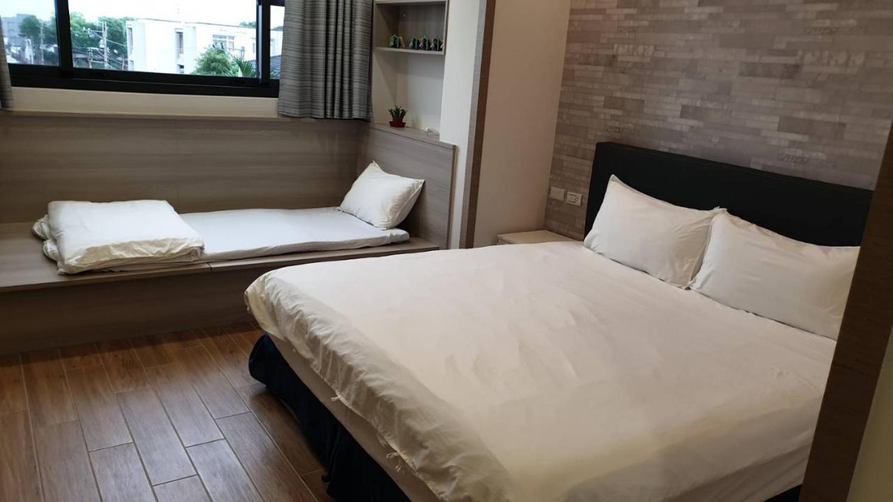 渡小夜電梯民宿 Yilannight B&B Уцзе Экстерьер фото