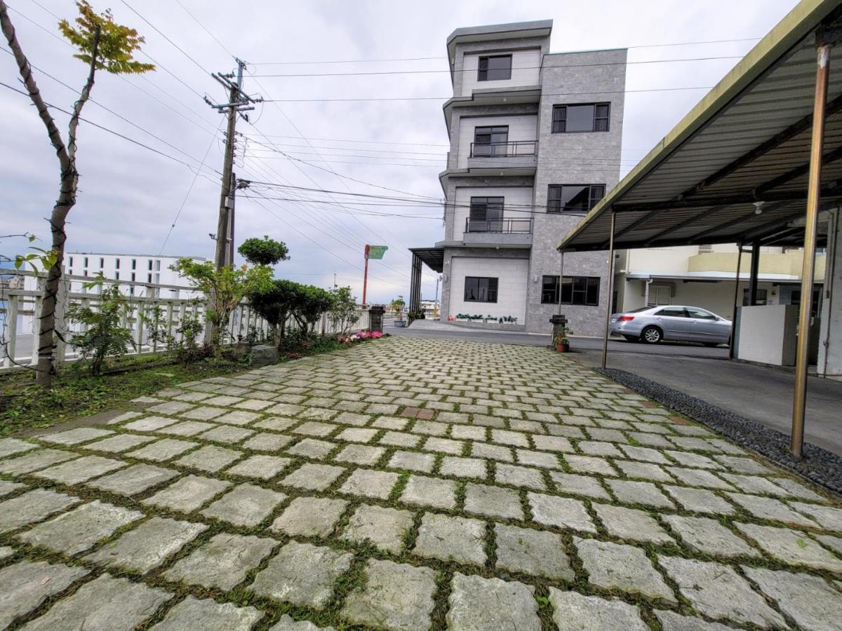 渡小夜電梯民宿 Yilannight B&B Уцзе Экстерьер фото